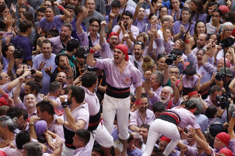 Jove de Tarragona: el repte del 3de10 amb folre i manilles (part 1)