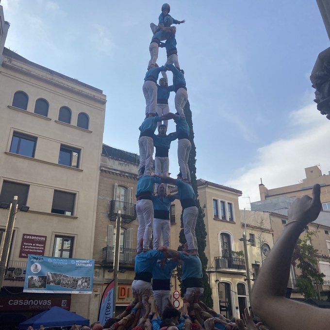 El primer 3de8 dels Castellers de Terrassa després de la pandèmia i el comiat dels Xiquets de Valls destaquen després de Tots Sants