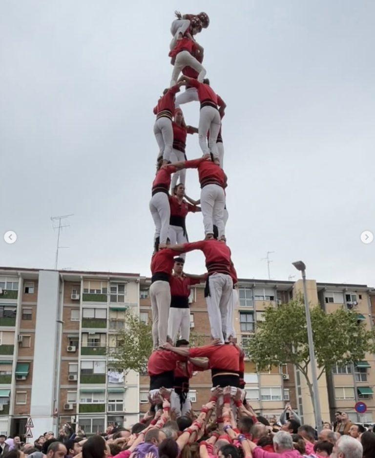 Els castells de 8 doblen registres