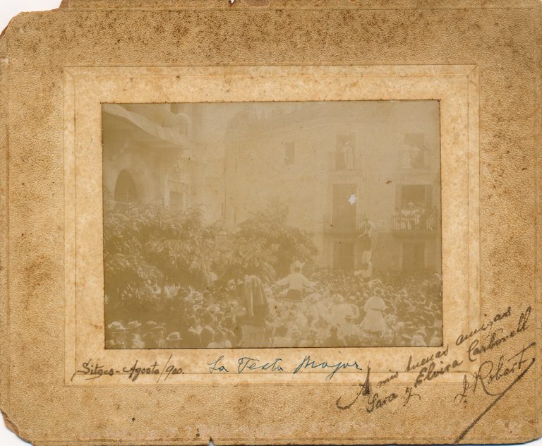 Una tercera foto del pilar de Sitges del 1900