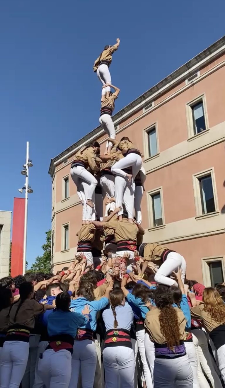Sort diversa amb els pilars de 6 folrats de Bergants i Trempats