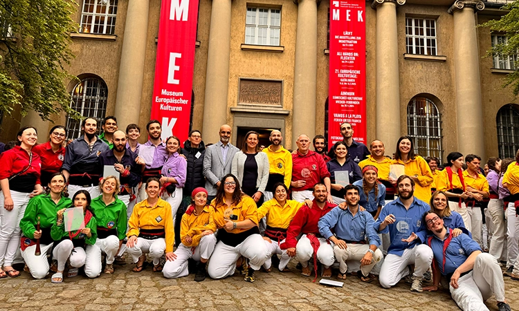 Les colles internacionals mostren musculatura en un cap de setmana tranquil i de rodatge