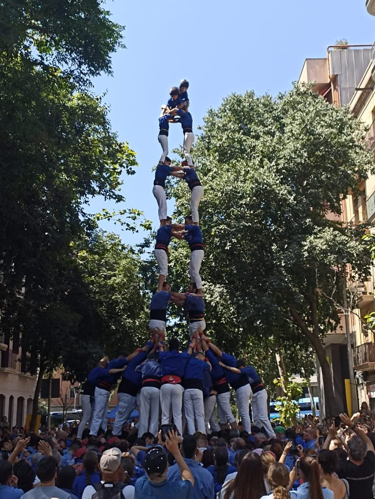 Gràcia es folra amb la mirada llarga