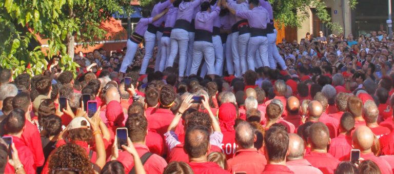 Cinc actuacions en plenes vacances