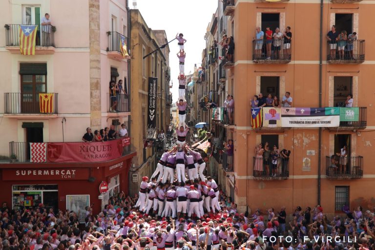 Sant Magí gran per a la Jove, Sant Pere i Sant Pau i Serrallo, i un calvari per als Xiquets