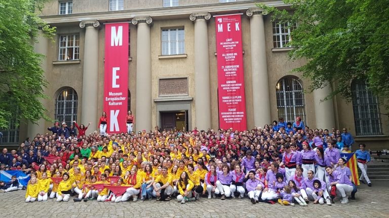 Resum 2025: Onze colles internacionals arriben als 6 pisos