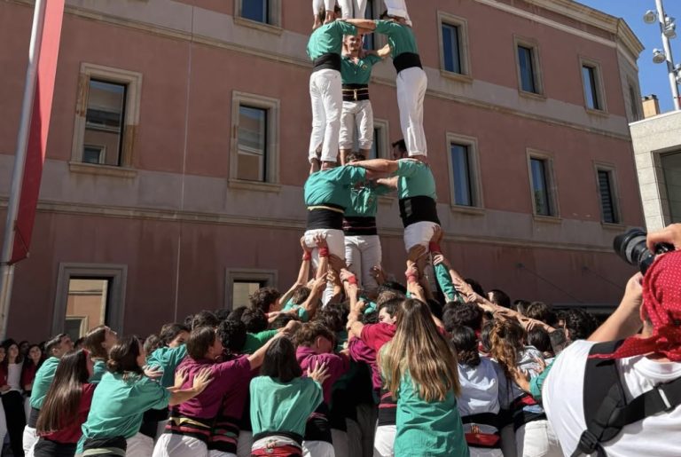 Cloenda universitària amb possible 3 per sota