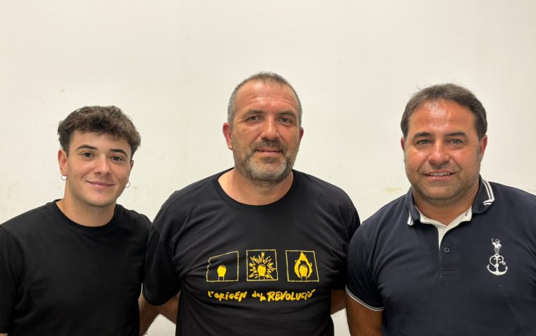 El Pom de Baix: Colles que avancen registres
