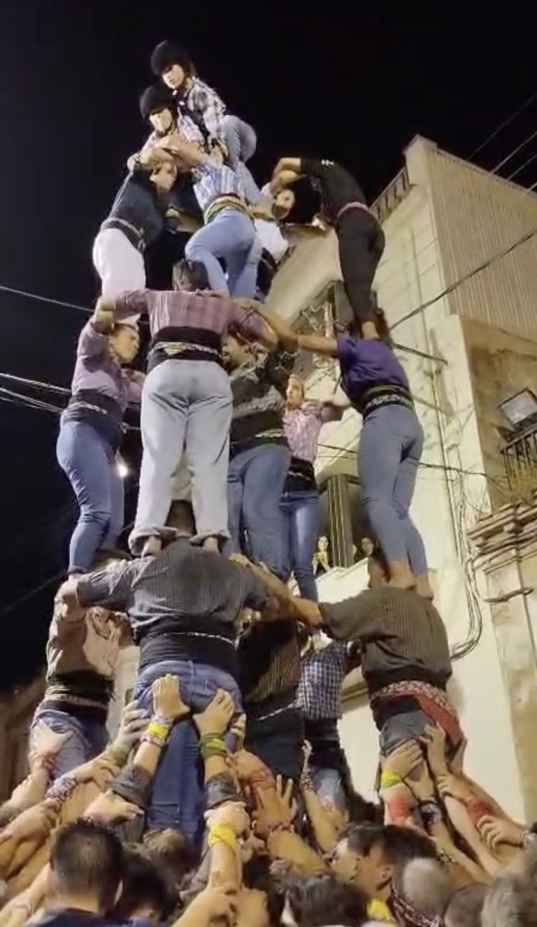 Llorenç viu la tradició centenària dels seus castells