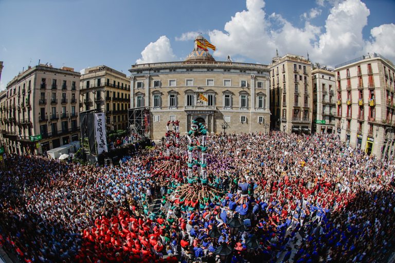 Tarragona i Barcelona posen a prova les colles locals